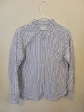 2/$25 GAP Boyfriend Fit Blue & White Stripe Button-Down Shirt